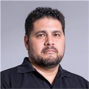 Maestro de tecnología y ciencias humanas