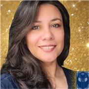 Profesora de Castellano, licenciada en Educación,  con 20 años de experiencia trabajando con jóvenes y adultos.
