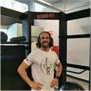 Entrenador personal especializado en fuerza, salud y pérdida de grasa para todas las edades y niveles.