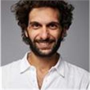 Stanco del solito insegnante serio e noioso? Ci sono qui io per rendere il tuo italiano più interessante e coinvolgente