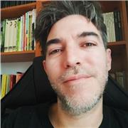 Profesor de Lengua Castellana y Literatura apto para dar clases a todo tipo de niveles.