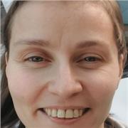 Professeur natif russe offre des cours russe pour les écoliers.