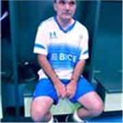 Entrenador de futbol para todo tipo de persona que quiera poder desarrollar sus habilidades o mejorar