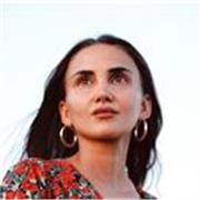 Studentessa del conservatorio impartisce lezioni di canto moderno