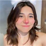 Profesora de Filosofía básica que imparte clases de preferencia a niños/adolescentes no universitarios