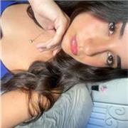 Chica con titulación de la Educación Secundaria Obligatoria