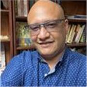 Profesor con 18 años de experiencia dando clases en 