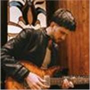 El productor argentino Francisco Penas con más de 10 años en la música ofrece clases de instrumentos y producción en Madrid