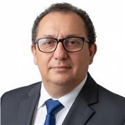 Maestro especializado en diversas áreas como estadística, matemáticas, informática, administración de operaciones