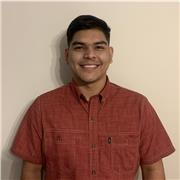 Tutor de español que se especializa en jóvenes de 12 años