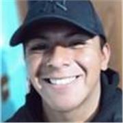 Entrenador profesional, imparte sesiones de entrenamiento o planes de musculación, estética corporal o reducción de peso