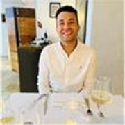 Mehrsprachiger Arzt bietet medizinische und allgemeine Übersetzungen an