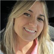 Maestra titulada en educación infantil,  con más de 7 años de experiencia en el sector. Además de dar clases de apoyo y cuidado