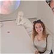 Maestra de Educación Primaria, especializada en profundización curricular. Ofreciendo una atención individualizada.