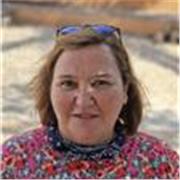 Profesora seria y responsable con muchos años de experiencia