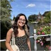 Soy profesora de castellano y literatura. Me especializo en niveles de bachillerato, ESO o enseñanza a extranjeros. 