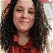 Soy francesa y profesora de francés y de inglés con más de 7 años de experiencia.