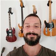 Insegnante di chitarra elettrica online e a domicilio