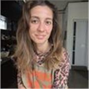 Artiste et directrice artistique basée à Paris propose des cours d’art, dessin et pensée créative pour adultes et adolescents. 