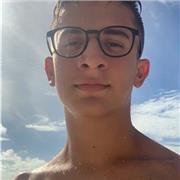 Studente diplomato impartisce ripetizioni per ragazzi di elementari, medie e superiori