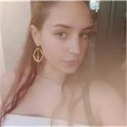 Hermana mayor experimentada con la ayuda de asignaturas