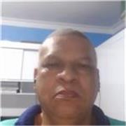 Professor de Matemática e Música recém formado, 63 anos aposentado