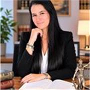Profesora de Derecho Civil con experiencia notarial y registral para todos los niveles