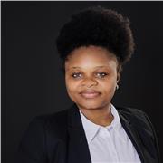 Eine Französischsprache-Tutorin, der Personen aller Altersgruppen unterrichtet