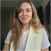 Estudiante de Máster en Cooperación Internacional, manejo profesional de inglés y certificación IELTS 