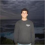 Soy Daniel, estudiante de International Business. Tengo un nivel C1 en Cambridge. Inglés práctico para soltarte a hablar y aprobar