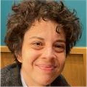 Sono madrelingua italiana con un C2 in inglese. Adoro insegnare inglese a giovani studenti e studentesse. 