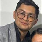 He hecho voluntariados donde enseñábamos bases del español, también me gusta enseñar cosas que para mí son cotidianas