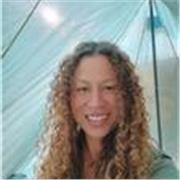 Yo soy una persona muy carismática tanto a nivel personal como profesional que contagia a otros el deseo de aprender y ser mejores