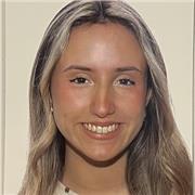 Me defino como una persona paciente, responsable y cercana. Me gusta enseñar de forma dinámica y adaptada a cada niño de primaria.