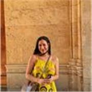 Profesora de Derecho con experiencia en el área de derecho civil y derecho internacional privado