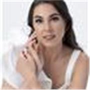 Cantante lirica del Teatro Comunale di Bologna e Insegnante della musica con 10 anni di esperienza propone lezioni individuali al centro di Milano e Online a studenti di ogni età!