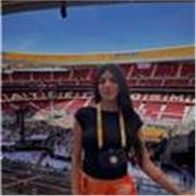 Profesora de cualquier asignatura apta para edad por debajo de 14-15 años incluyendl primaria y la eso.
