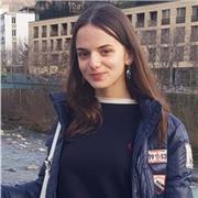 Studentessa di quinta liceo scientifico per ripetizioni di materie scientifiche