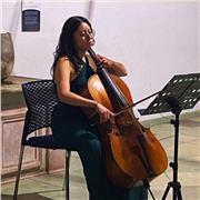 Maestra de iniciación musical para niños