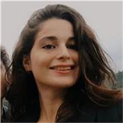 laureanda in scienze infermieristiche offre lezioni di anatomia a ragazzi di medie e superiori