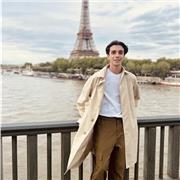 Studente di lingue straniere offre lezioni di letteratura inglese e francese