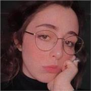 Studentessa per aiuto compiti medie e superiori