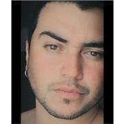 Profesor de educación ambiental imparte clases a niños, jóvenes y adultos