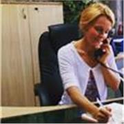 Ho una laurea in pedagogia e sarò felice di insegnare l'italiano 