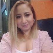 Profesor de historia da clases a alumnos de grado de primaria hasta universidad