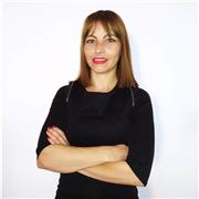 Profesor de diseño de interiores para los universitarios y dibujo o pintura para los más pequeños