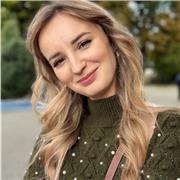 Spanish language teacher for children, teenagers, and adults, offering online lessons worldwide.