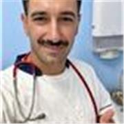 Laureato in Farmacia, dottorato in chimica farmaceutica. Attualmente studente di medicina. Insegno la chimica, la farmacologia, fi