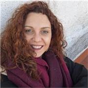 Laureata Magistrale in economia impartisce lezioni di Economia e materie affini per studenti delle superiore e universitari