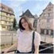 Estudiante de Derecho extrovertida con C1 en Castellano, además de ser nativa. También hablo Portugués nativo e Inglés alto. 